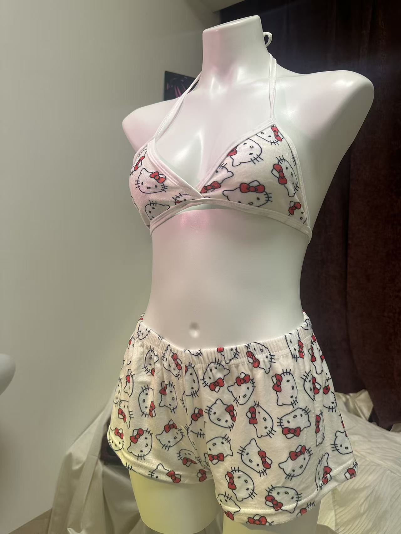 Hello Kitty Comfortable Set
