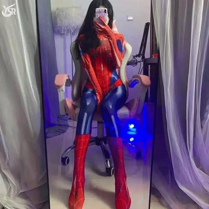 Cosplay Spider Man (female)