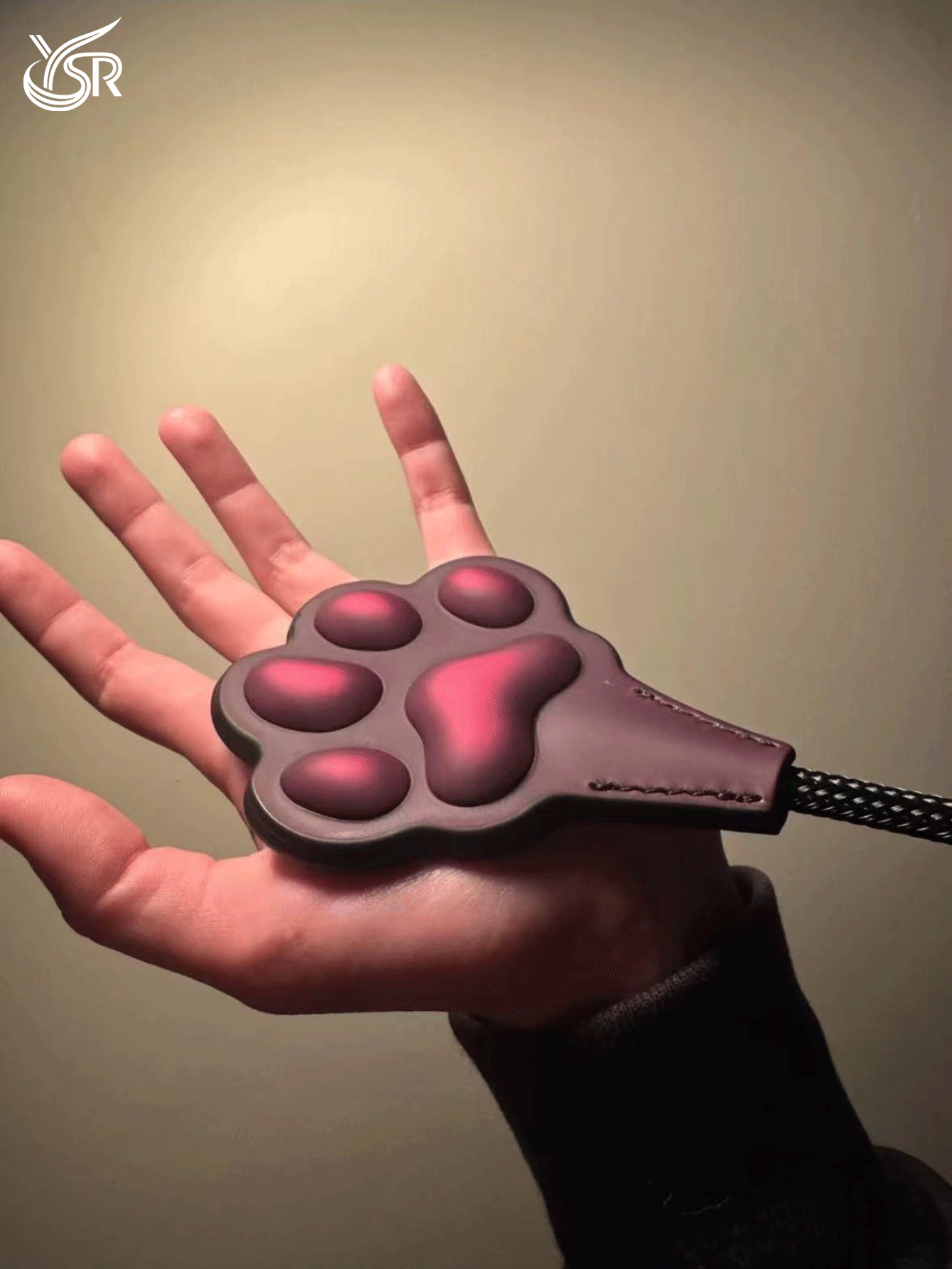 YSR A cat paw swatter made of leather material that changes color according to temperature, used as a sexual accessory for couples, SM adult sex toy